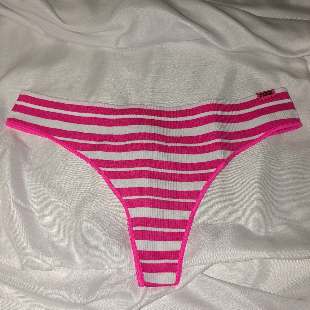 PINK Seamless Thong Panty